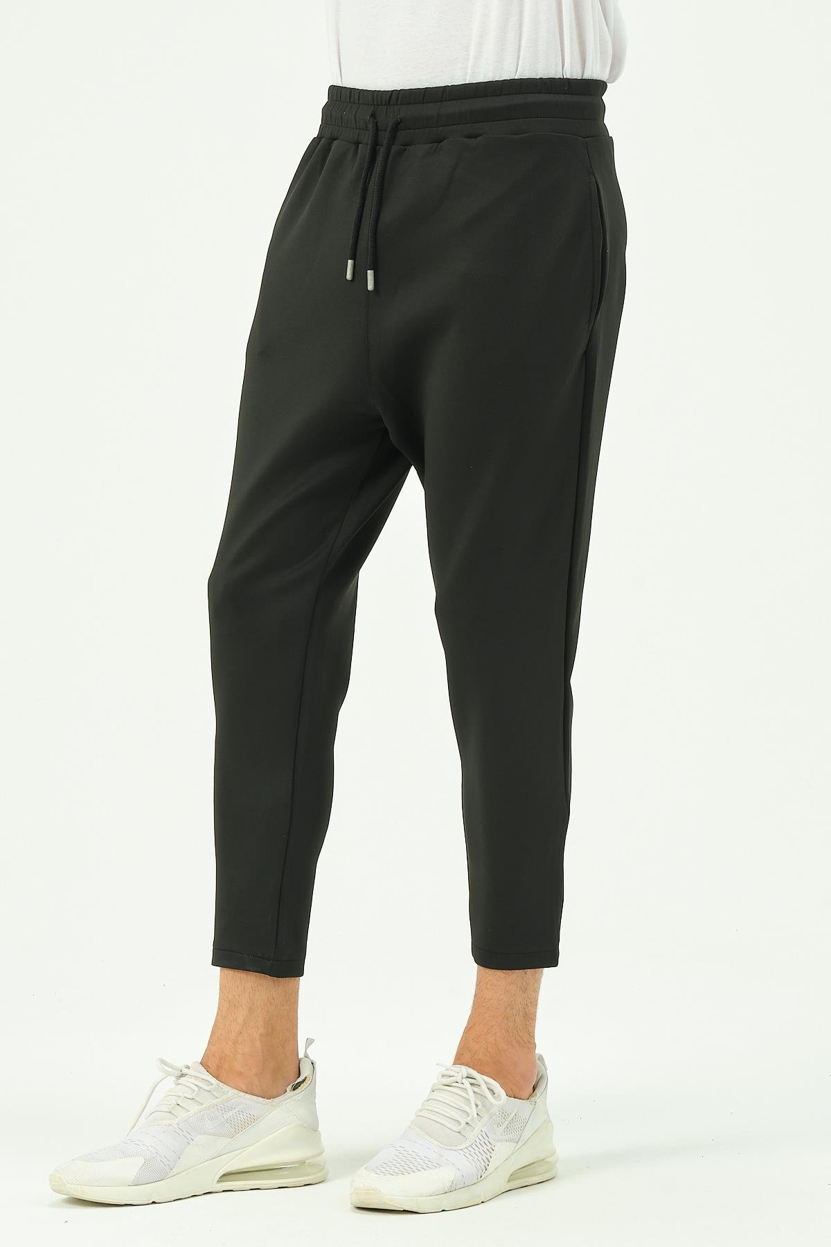 C&City Men Loose Cut Straight Leg Sweatpants with Back Pocket 856 Black