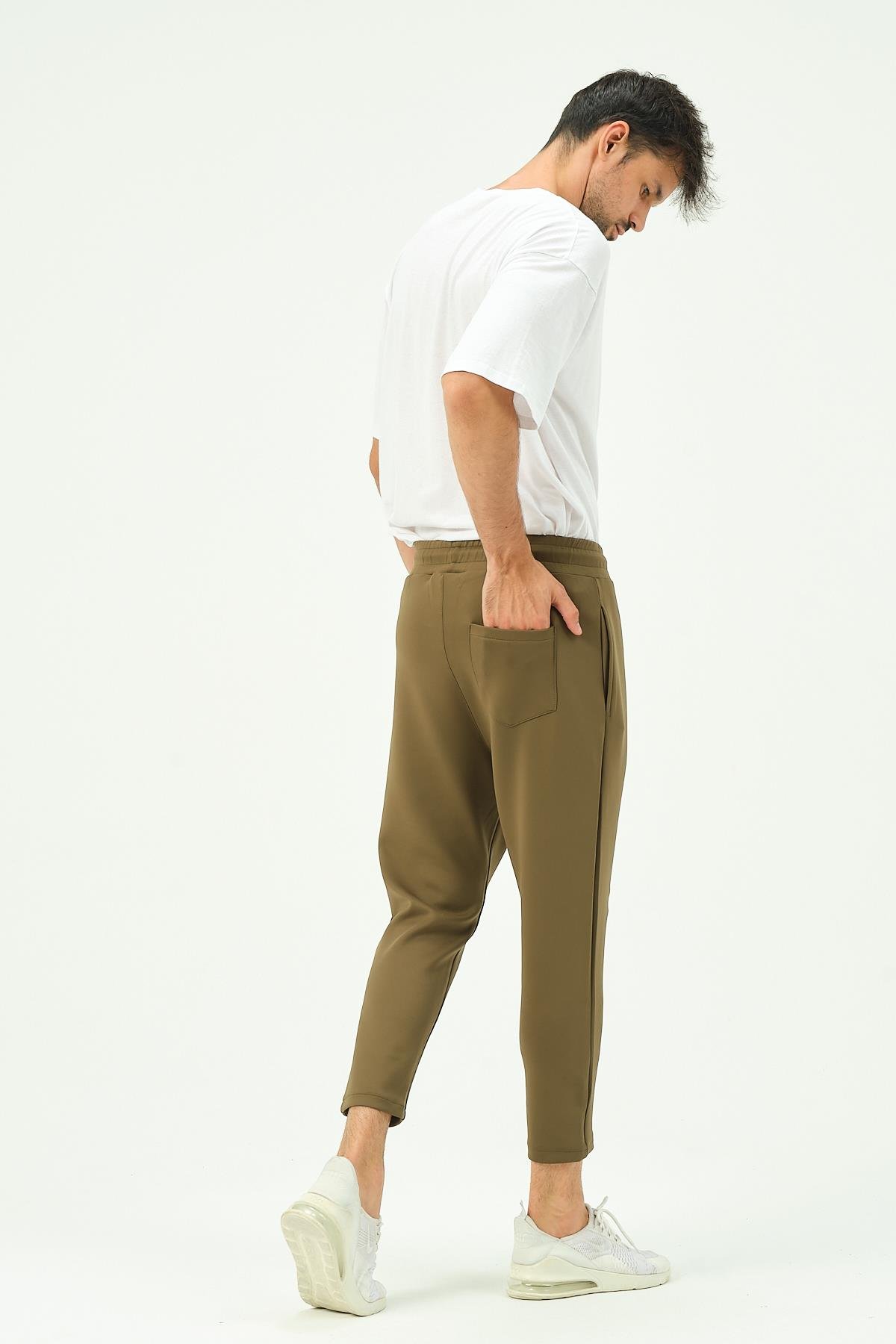 C&City Men Loose Cut Straight Leg Sweatpants with Back Pocket 856 Khaki