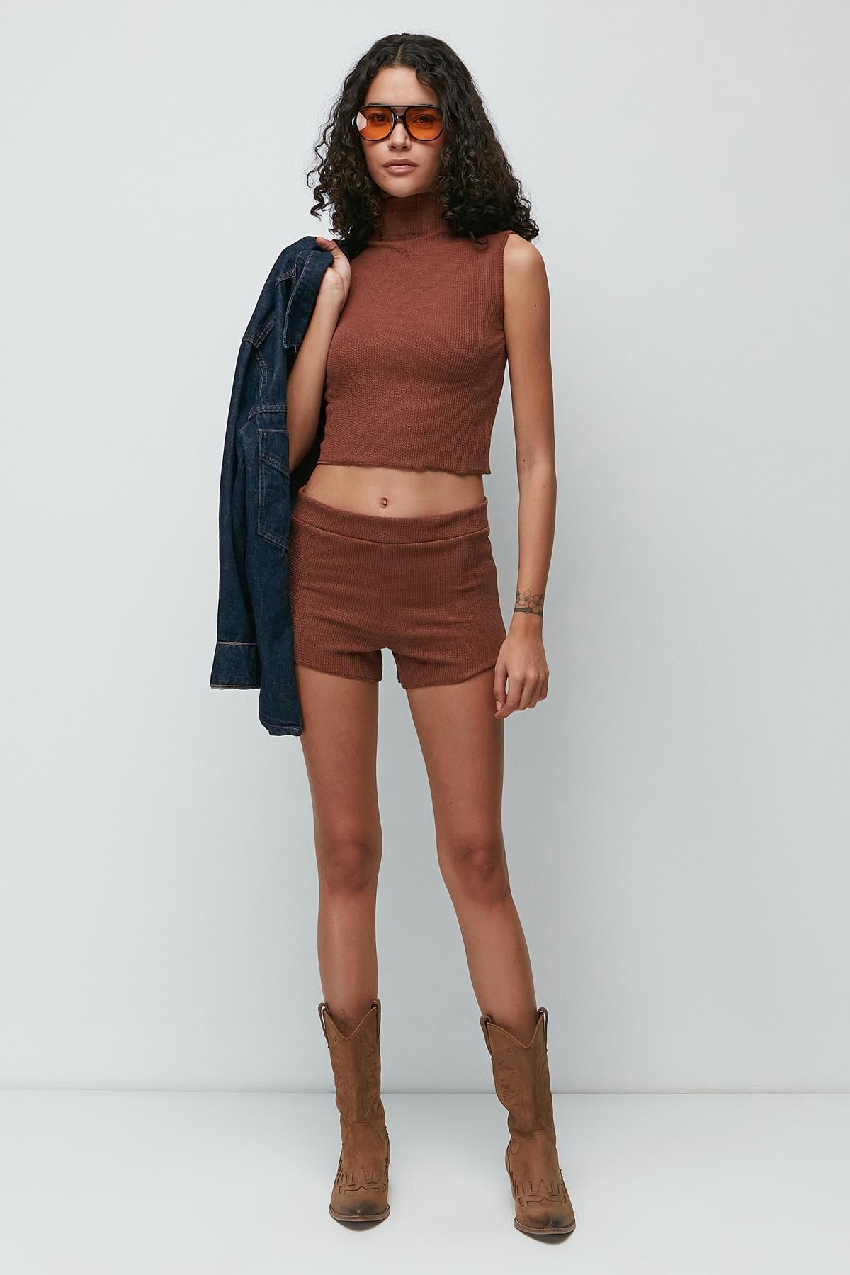 C&City Ribbed Turtleneck Sleeveless T-Shirt Shorts Set 9134  Brown