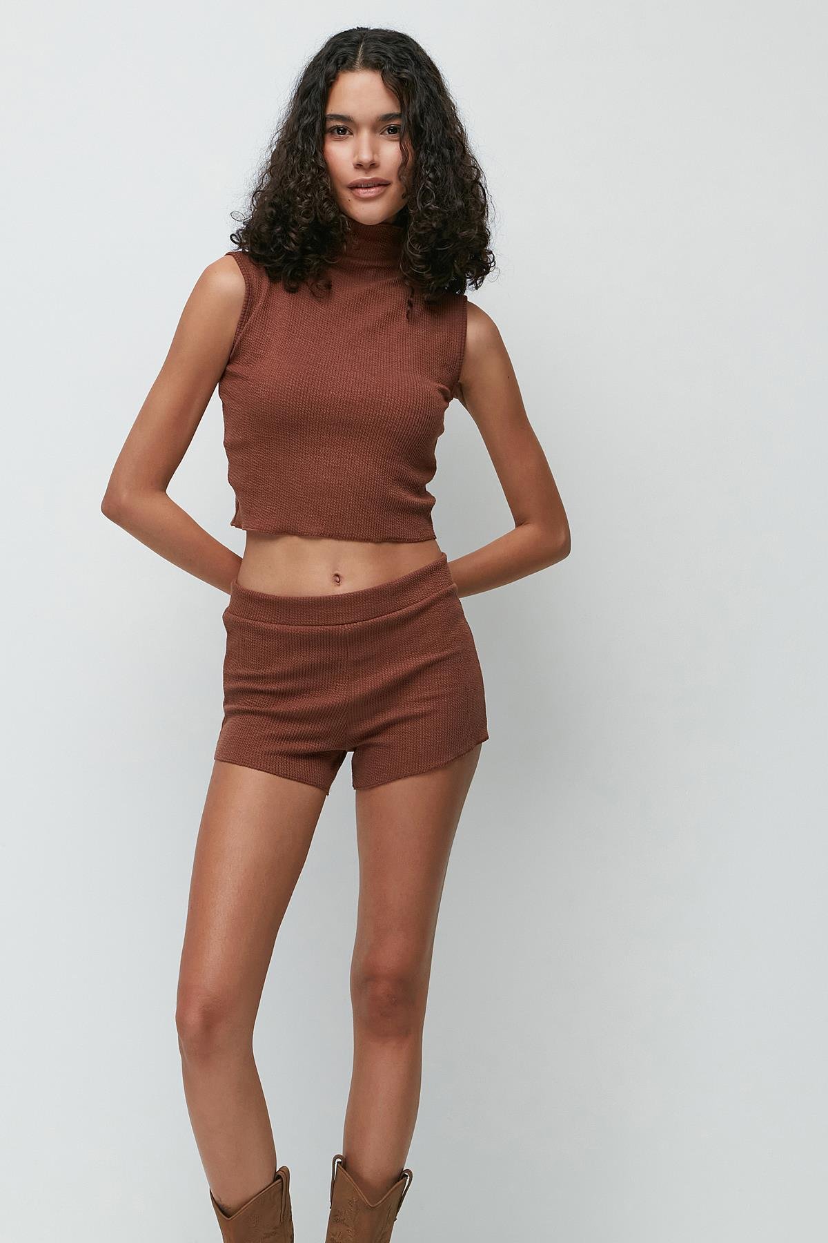 C&City Ribbed Turtleneck Sleeveless T-Shirt Shorts Set 9134  Brown