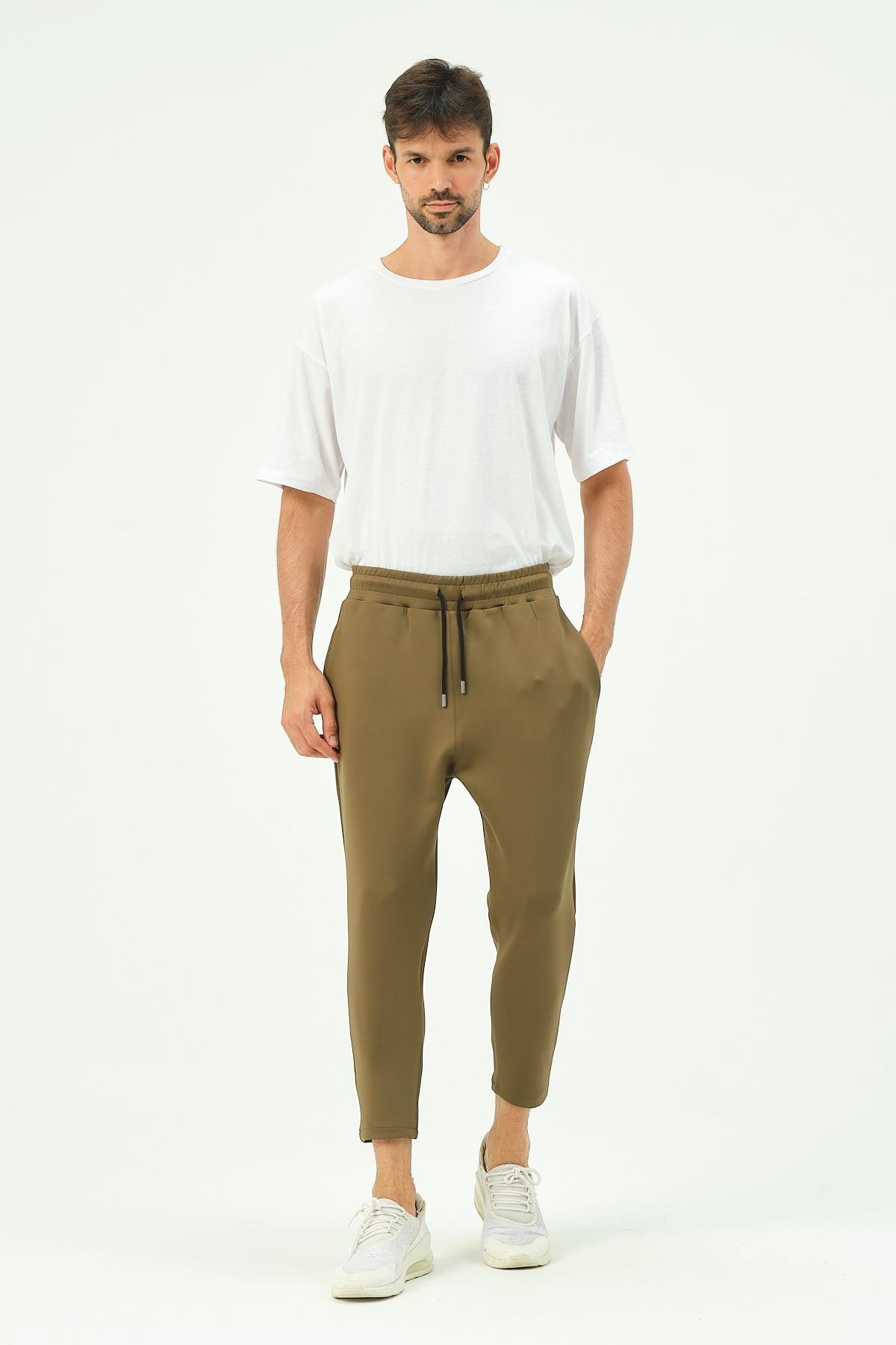 C&City Men Loose Cut Straight Leg Sweatpants with Back Pocket 856 Khaki
