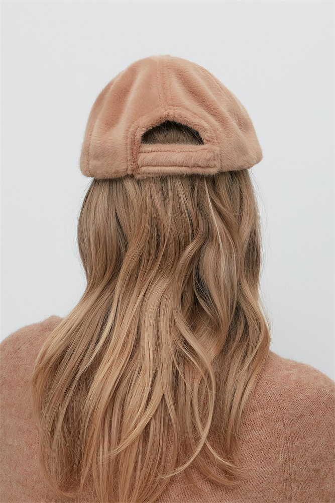 13/TCTY24FWSPK002-Camel844.jpg